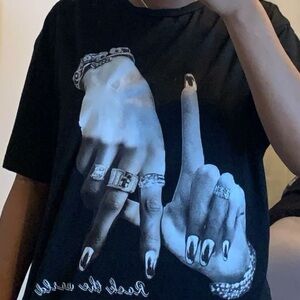 SHEIN Black Graphic Short Sleeve Tee